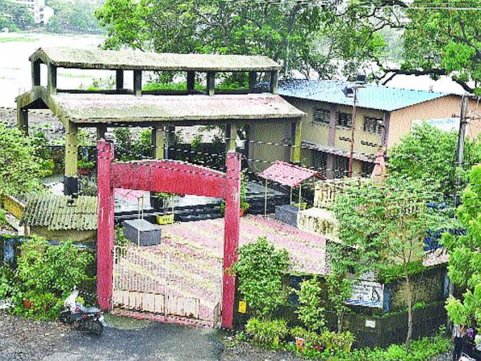 Outside, the body of the deceased was buried at Amardham Cemetery | अमरधाम स्मशानभूमीवर बाहेरील मृतदेहांचा ताण Outside, the body of the deceased was buried at Amardham Cemetery | अमरधाम स्मशानभूमीवर बाहेरील मृतदेहांचा ताण