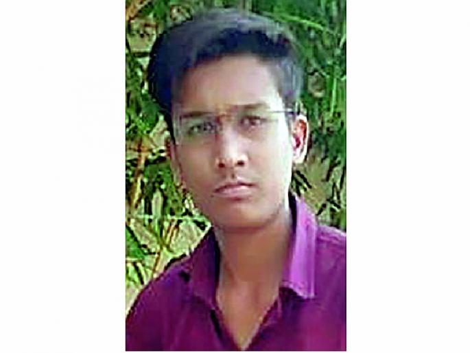 Student commits suicide by strangulation; father blamed college saying he was deprived of paper due to non payment of fees | विद्यार्थ्याची गळफास घेऊन आत्महत्या; पेपर हिसकावल्याने टोकाचा निर्णय घेतल्याचा वडिलांचा आरोप Student commits suicide by strangulation; father blamed college saying he was deprived of paper due to non payment of fees | विद्यार्थ्याची गळफास घेऊन आत्महत्या; पेपर हिसकावल्याने टोकाचा निर्णय घेतल्याचा वडिलांचा आरोप