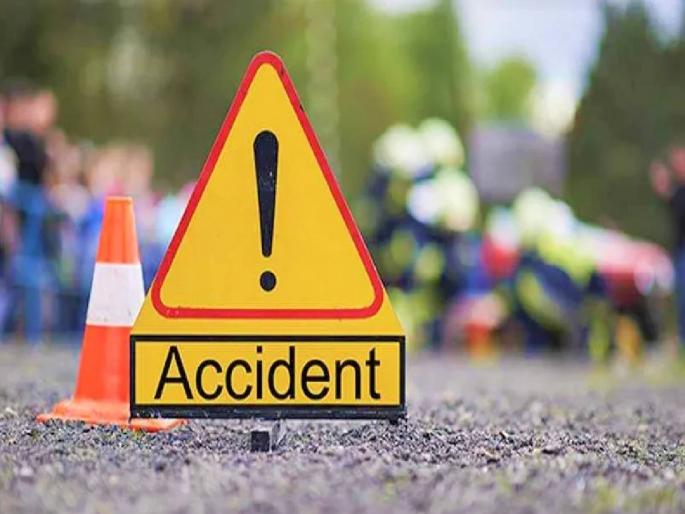 An elderly woman died after being hit by a speeding vehicle near Sakri in Dhule district | भरधाव वाहनाच्या धडकेत वृद्ध महिला ठार; साक्रीनजीक महामार्गावरील घटना An elderly woman died after being hit by a speeding vehicle near Sakri in Dhule district | भरधाव वाहनाच्या धडकेत वृद्ध महिला ठार; साक्रीनजीक महामार्गावरील घटना