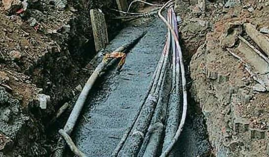 An underground, overhead Four-G cable network laid in March | मार्च महिन्यात टाकले भूमिगत, ओव्हरहेड फोर-जी केबलचे जाळे An underground, overhead Four-G cable network laid in March | मार्च महिन्यात टाकले भूमिगत, ओव्हरहेड फोर-जी केबलचे जाळे