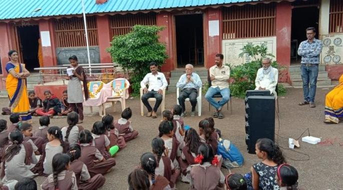 Various programs for the anniversary of the Annabhau Sathe in Washim district | वाशिम जिल्ह्यात लोकशाहीर अण्णाभाऊ साठे जयंतीनिमित्त विविध कार्यक्रम Various programs for the anniversary of the Annabhau Sathe in Washim district | वाशिम जिल्ह्यात लोकशाहीर अण्णाभाऊ साठे जयंतीनिमित्त विविध कार्यक्रम