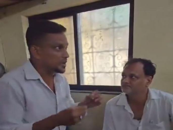 Maharashtra Lok Sabha Election 2024:Ink applied to finger without voting, efforts at city polling station to reduce voting | मतदान न करताच बोटाला लावली शाई, मतदान कमी करण्यासाठी नगरच्या मतदान केंद्रावर प्रयत्न Maharashtra Lok Sabha Election 2024:Ink applied to finger without voting, efforts at city polling station to reduce voting | मतदान न करताच बोटाला लावली शाई, मतदान कमी करण्यासाठी नगरच्या मतदान केंद्रावर प्रयत्न
