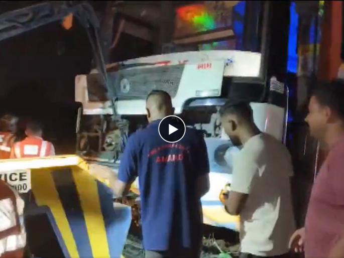 gujarat road accident near anand ahmedabad vadodara express highway Six people died | गुजरातमध्ये भीषण अपघात! अहमदाबाद-वडोदरा हायवेवर ट्रक-बसची धडक, ६ जणांचा मृत्यू gujarat road accident near anand ahmedabad vadodara express highway Six people died | गुजरातमध्ये भीषण अपघात! अहमदाबाद-वडोदरा हायवेवर ट्रक-बसची धडक, ६ जणांचा मृत्यू