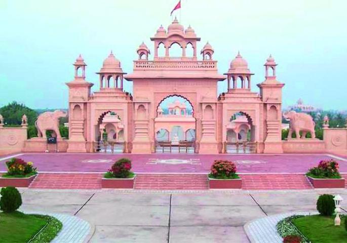 Shegaon: The planning done by Saint Gajanan Maharaja Institute for the holidays | शेगाव : सुटीतील गर्दीसाठी संत श्री गजान महाराजा संस्थानाने केले नियोजन Shegaon: The planning done by Saint Gajanan Maharaja Institute for the holidays | शेगाव : सुटीतील गर्दीसाठी संत श्री गजान महाराजा संस्थानाने केले नियोजन