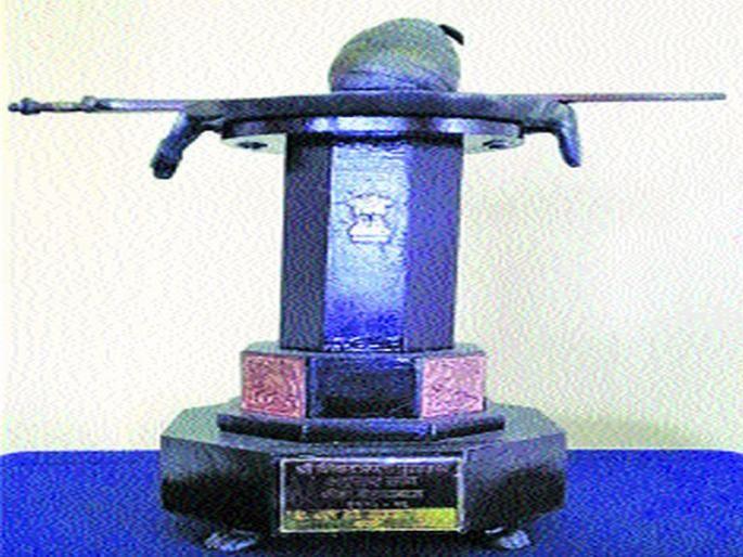 Anandalhar award in Jalgaon sports field | जळगावच्या क्रीडाक्षेत्रात पुरस्काराने आनंदलहर Anandalhar award in Jalgaon sports field | जळगावच्या क्रीडाक्षेत्रात पुरस्काराने आनंदलहर