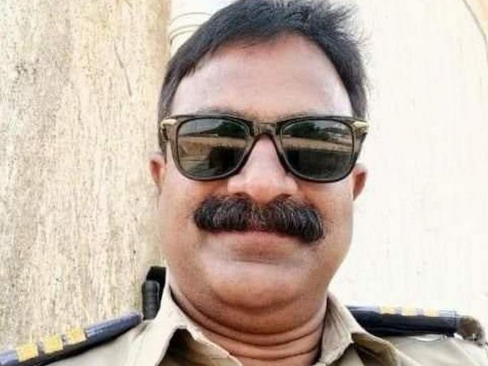 A policeman died of a heart attack while on duty in sawantwadi | सेवा बजावत असतनाच पोलीस कर्मचाऱ्याचा हृदयविकाराच्या झटक्याने मृत्यू A policeman died of a heart attack while on duty in sawantwadi | सेवा बजावत असतनाच पोलीस कर्मचाऱ्याचा हृदयविकाराच्या झटक्याने मृत्यू