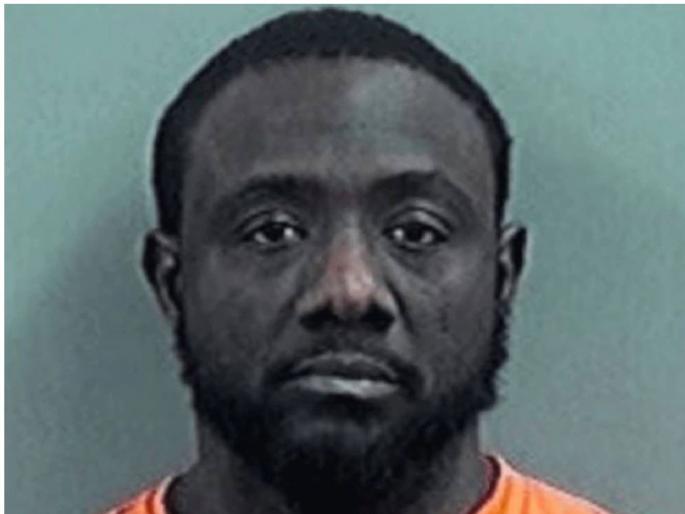 Lawrence anderson cut neighbors heart out and cooked it for family | भयंकर! शेजाऱ्याचं काळीज चिरुन बटाट्यांसोबत शिजवलं, घरच्यांनाही खायला घातलं Lawrence anderson cut neighbors heart out and cooked it for family | भयंकर! शेजाऱ्याचं काळीज चिरुन बटाट्यांसोबत शिजवलं, घरच्यांनाही खायला घातलं