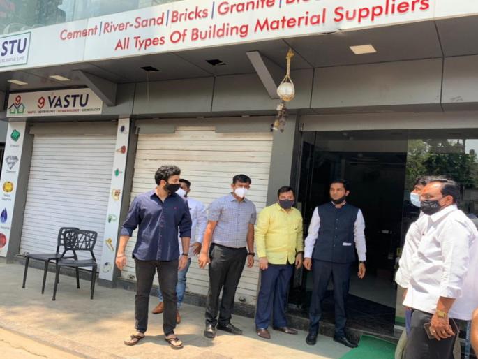 Mini lockdown Pune: BJP protests against lockdown, agitation by opening shops | Maharashtra lockdown Pune : भाजपकडून पुण्यात लॅाकडाउन विरोधात आंदोलन, पुण्यातील दुकाने उघडणार Mini lockdown Pune: BJP protests against lockdown, agitation by opening shops | Maharashtra lockdown Pune : भाजपकडून पुण्यात लॅाकडाउन विरोधात आंदोलन, पुण्यातील दुकाने उघडणार