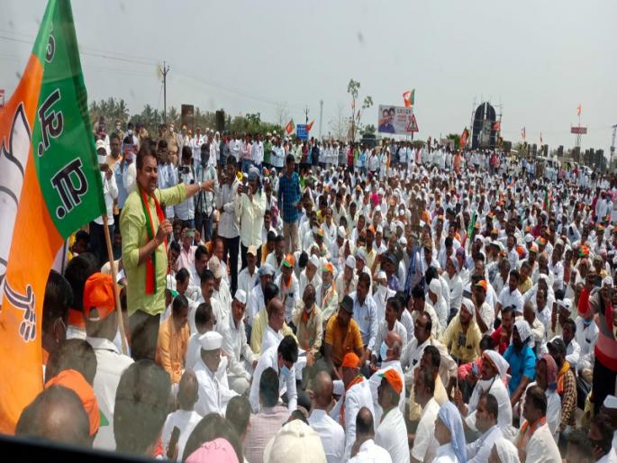 Farmers' children are committing suicide and ministers of state are attacking parties; Harshvardhan Patil's criticism on filling | शेतकऱ्यांची पोरं आत्महत्या करतायेत अन् राज्यमंत्री पार्ट्यांवर ताव मारतायेत; हर्षवर्धन पाटलांची भरणेंवर टीका Farmers' children are committing suicide and ministers of state are attacking parties; Harshvardhan Patil's criticism on filling | शेतकऱ्यांची पोरं आत्महत्या करतायेत अन् राज्यमंत्री पार्ट्यांवर ताव मारतायेत; हर्षवर्धन पाटलांची भरणेंवर टीका