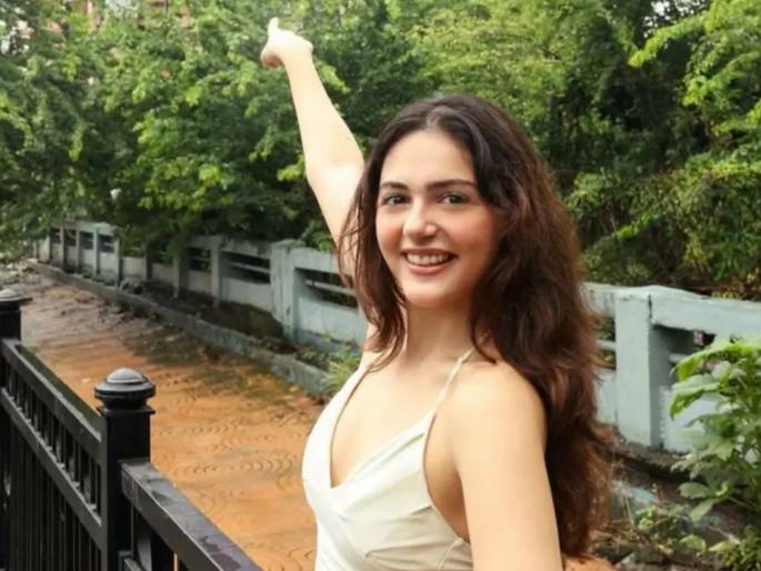 saiyaara girl aneet padda got offer for one more love story by maneesh sharma film by yrf | 'सैयारा' गर्ल अनीत पड्डाला ऑफर झाली आणखी एक लव्हस्टोरी, 'या' दिग्दर्शकावर सोपवली जबाबदारी
