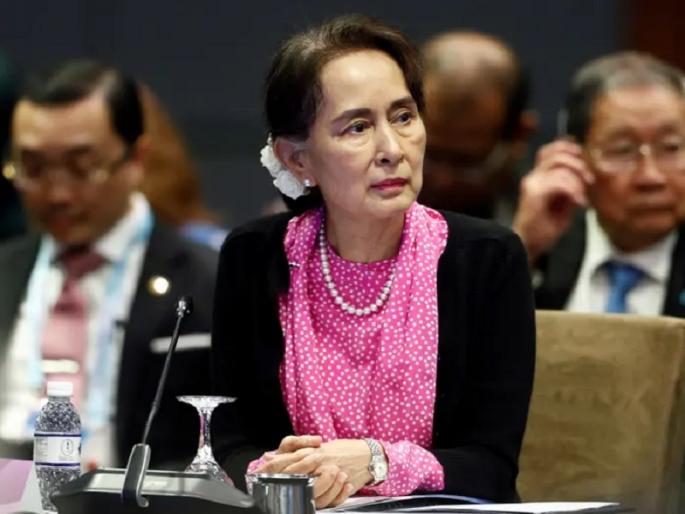 Nobel price winner and Myanmars leader Aung San Suu Kyi sentenced to 4 years in prison | लोकशाही समर्थक नेत्या आणि नोबेल पारितोषिक विजेत्या आंग सान सू की यांना 4 वर्षांचा तुरुंगवास Nobel price winner and Myanmars leader Aung San Suu Kyi sentenced to 4 years in prison | लोकशाही समर्थक नेत्या आणि नोबेल पारितोषिक विजेत्या आंग सान सू की यांना 4 वर्षांचा तुरुंगवास