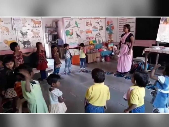 Number of students in municipal anganwadi centres has decreased so jobs of anganwadi workers and helpers are at stake | मनपा अंगणवाडीतील मुलांच्या पटसंख्येत घट; अंगणवाडी सेविका, मदतनिसांच्या नोकरीवर गदा Number of students in municipal anganwadi centres has decreased so jobs of anganwadi workers and helpers are at stake | मनपा अंगणवाडीतील मुलांच्या पटसंख्येत घट; अंगणवाडी सेविका, मदतनिसांच्या नोकरीवर गदा