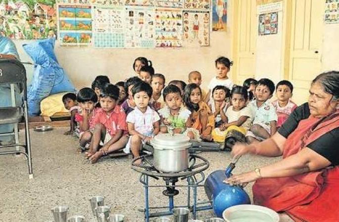 10,000 Anganwadi children will be screened to reduce malnutrition | कुपोषण घटविण्यासाठी अंगणवाडीतील १० हजार बालकांची होणार तपासणी 10,000 Anganwadi children will be screened to reduce malnutrition | कुपोषण घटविण्यासाठी अंगणवाडीतील १० हजार बालकांची होणार तपासणी