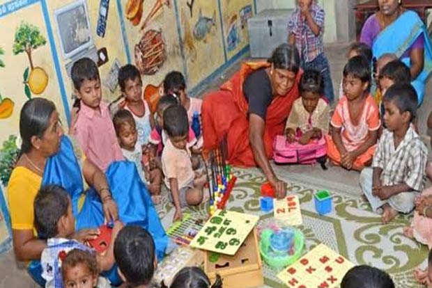 Maharashtra Budget: Big announcement from budget for Anganwadi workers, will get mobile, honorarium increase of Rs. | Maharashtra Budget : अंगणवाडी सेविकांसाठी अर्थसंकल्पातून मोठी घोषणा, मोबाईल मिळणार, बालसंगोपनासाठीच्या निधीत अडीज हजार रुपयांची घसघशीत वाढ ​​​​​​​