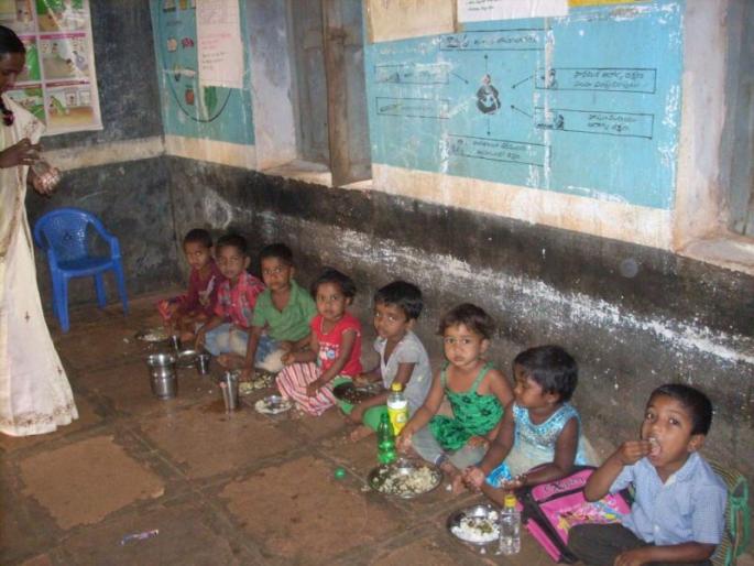 Finally, supply of 'THR' for Anagnwadi from savings groups | अखेर अंगणवाड्यांमध्ये बचत गटांकडून ‘टीएचआर’ पुरवठा Finally, supply of 'THR' for Anagnwadi from savings groups | अखेर अंगणवाड्यांमध्ये बचत गटांकडून ‘टीएचआर’ पुरवठा