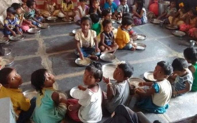 Scam in Supplementary nutrition for Anganwadi beneficiaries! | अंगणवाडीतील लाभार्थ्यांचा पूरक पोषण आहार फस्त! Scam in Supplementary nutrition for Anganwadi beneficiaries! | अंगणवाडीतील लाभार्थ्यांचा पूरक पोषण आहार फस्त!