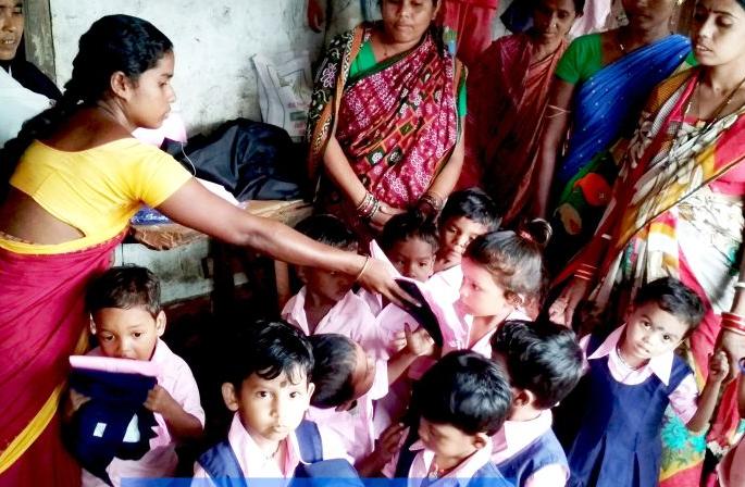 Anganwadi Sevik's Smart work Network Interrupted! | अंगणवाडी सेविकांच्या स्मार्ट वर्कला नेटवर्कचा अडथळा! Anganwadi Sevik's Smart work Network Interrupted! | अंगणवाडी सेविकांच्या स्मार्ट वर्कला नेटवर्कचा अडथळा!