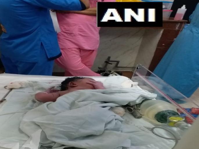 The girl was born safely while she was under fire at AIIMS Hospital | देव तारी त्याला कोण मारी ; एम्स हॉस्पिटलला आग लागली असताना, सुखरूप जन्मली बालिका  The girl was born safely while she was under fire at AIIMS Hospital | देव तारी त्याला कोण मारी ; एम्स हॉस्पिटलला आग लागली असताना, सुखरूप जन्मली बालिका