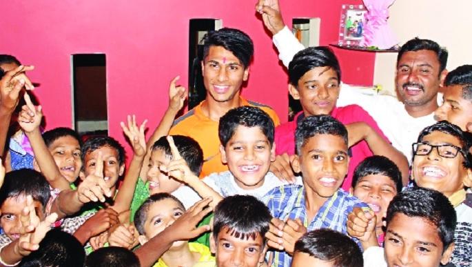 Kolhapurkar gave new energy - Aniket Jadhav | कोल्हापूरकरांनी दिली नवऊर्जा-- अनिकेत जाधव Kolhapurkar gave new energy - Aniket Jadhav | कोल्हापूरकरांनी दिली नवऊर्जा-- अनिकेत जाधव