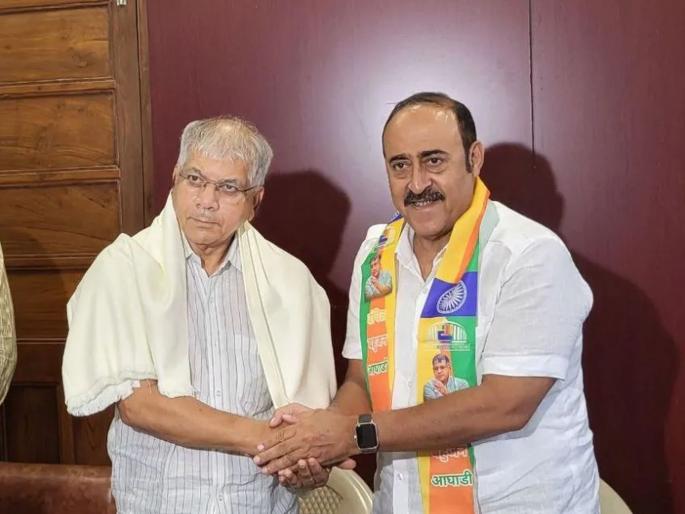 Maharashtra Assembly Election 2024 - Leader Anis Ahmed, who joined Vanchit Bahujan Aghadi 5 days ago, will join Congress again | अवघ्या ५ दिवसात काँग्रेस नेता स्वगृही परतणार; वंचितचा AB फॉर्म घेऊन अर्ज भरला नाही Maharashtra Assembly Election 2024 - Leader Anis Ahmed, who joined Vanchit Bahujan Aghadi 5 days ago, will join Congress again | अवघ्या ५ दिवसात काँग्रेस नेता स्वगृही परतणार; वंचितचा AB फॉर्म घेऊन अर्ज भरला नाही