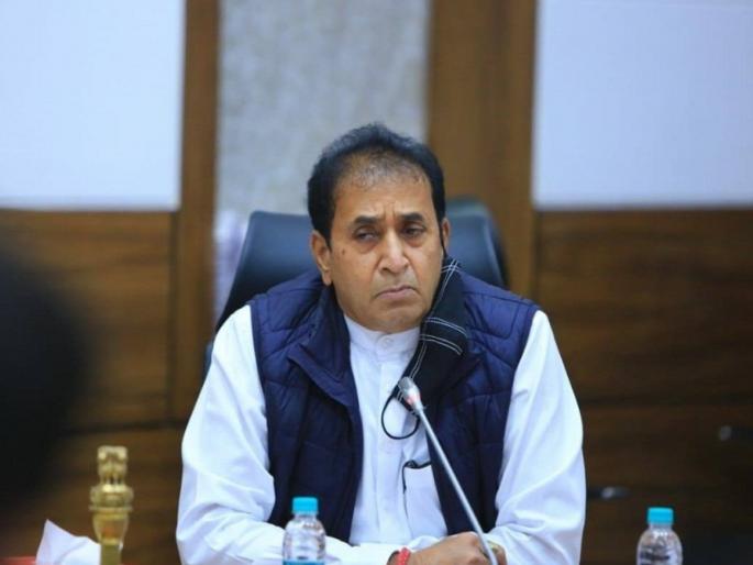 Anil Deshmukhs allegation on bjp | राष्ट्रवादीच्या अनेक वरिष्ठ नेत्यांना कशाची तरी भीती दाखवून फोडण्यात आले; देशमुखांचा आरोप Anil Deshmukhs allegation on bjp | राष्ट्रवादीच्या अनेक वरिष्ठ नेत्यांना कशाची तरी भीती दाखवून फोडण्यात आले; देशमुखांचा आरोप