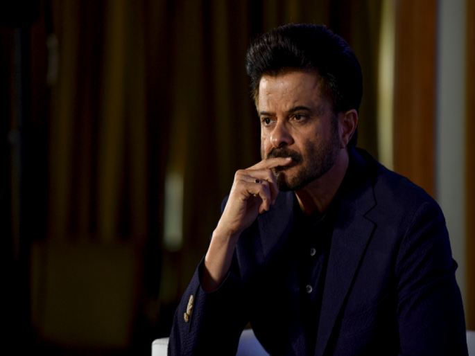 anil kapoor gets emotional on the sets of indian idol | इंडियन आयडलच्या सेटवर या कारणामुळे आले अनिल कपूरच्या डोळ्यांत अश्रू anil kapoor gets emotional on the sets of indian idol | इंडियन आयडलच्या सेटवर या कारणामुळे आले अनिल कपूरच्या डोळ्यांत अश्रू