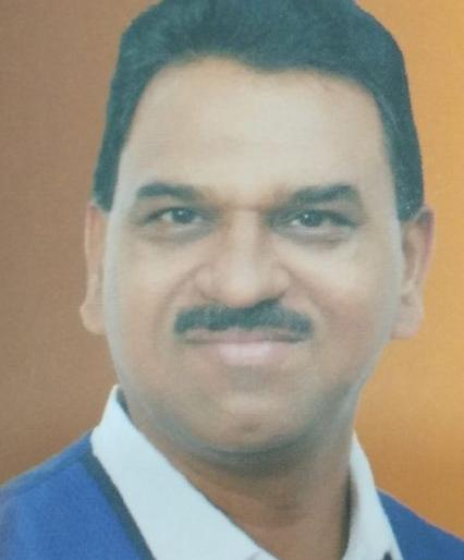 The boy who had a wall painting at night become Nagpur University's deputy registrar | प्रेरणादायी! रात्री वॉलपेंटिंग करणारा मुलगा झाला नागपूर विद्यापीठाचा उपकुलसचिव