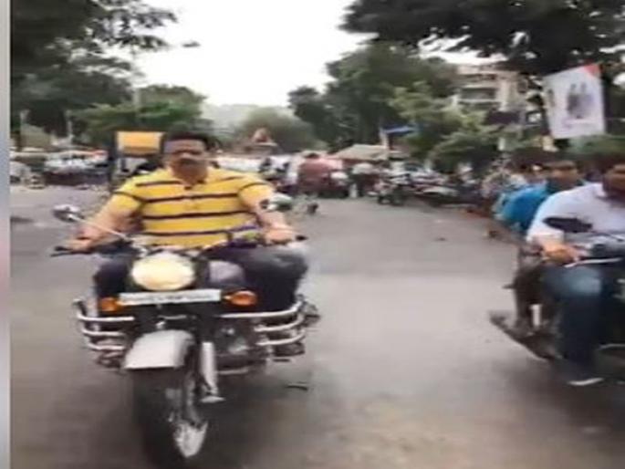 Best President's has drive bulllet without helmet; Live post made on Facebook | बेस्टच्या अध्यक्षांची विनाहेल्मेट बुलेटवारी; फेसबुकवर केले लाईव्ह पोस्ट   