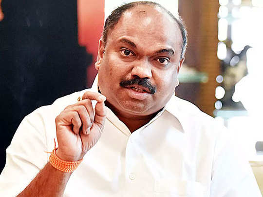Corona vaccine: Transport Minister Anil Parab demands CM to provide priority vaccine to ST employees | Corona vaccine : एसटीच्या कर्मचाऱ्यांना प्राधान्याने लस उपलब्ध करून द्यावी, परिवहन मंत्र्यांची मुख्यमंत्र्यांकडे मागणी Corona vaccine: Transport Minister Anil Parab demands CM to provide priority vaccine to ST employees | Corona vaccine : एसटीच्या कर्मचाऱ्यांना प्राधान्याने लस उपलब्ध करून द्यावी, परिवहन मंत्र्यांची मुख्यमंत्र्यांकडे मागणी