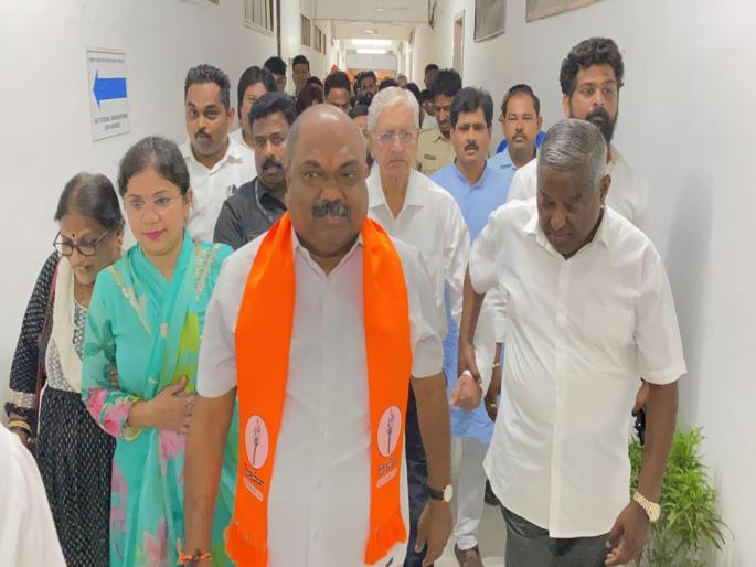 Anil Parab jMd Abhyankar Ramesh Kir of Congress filed nomination for Graduate Constituency polls | उद्धवसेनेचे अनिल परब, ज. मो. अभ्यंकर, काँग्रेसचे रमेश किर यांचे उमेदवारी अर्ज दाखल Anil Parab jMd Abhyankar Ramesh Kir of Congress filed nomination for Graduate Constituency polls | उद्धवसेनेचे अनिल परब, ज. मो. अभ्यंकर, काँग्रेसचे रमेश किर यांचे उमेदवारी अर्ज दाखल