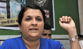 Complaints against Anjali Damaniya continue; Three complaints in Khamgaon | अंजली दमानिया यांच्या विरोधात तक्रारींचा ओघ सुरूच; खामगावात तीन तक्रारी Complaints against Anjali Damaniya continue; Three complaints in Khamgaon | अंजली दमानिया यांच्या विरोधात तक्रारींचा ओघ सुरूच; खामगावात तीन तक्रारी