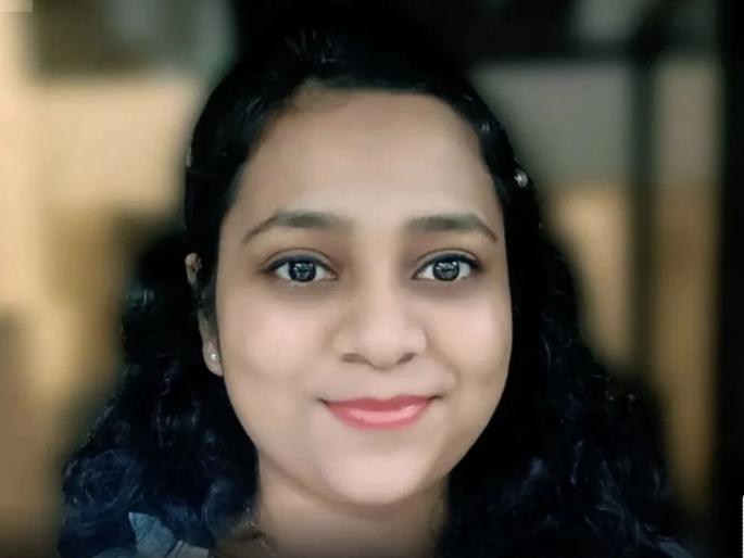It was a dream to come home in a government vehicle, but the body of the girl arrived in an ambulance | सरकारी वाहनातून घरी यायचं स्वप्न होतं, मात्र रुग्णवाहिकेतून युवतीचा मृतदेह पोहचला It was a dream to come home in a government vehicle, but the body of the girl arrived in an ambulance | सरकारी वाहनातून घरी यायचं स्वप्न होतं, मात्र रुग्णवाहिकेतून युवतीचा मृतदेह पोहचला