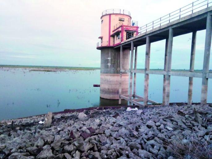 Water shortage crisis on Erandolkar | एरंडोलकरांवर पाणीटंचाईचे संकट Water shortage crisis on Erandolkar | एरंडोलकरांवर पाणीटंचाईचे संकट