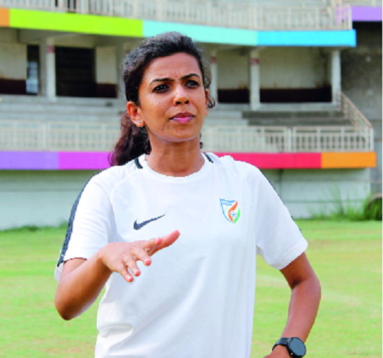  Strengthen Kolhapur's futuristic history - live dialogue with the person in the discussion | कोल्हापूरचा फुटबॉल इतिहासाप्रमाणे मजबूत व्हावा-- चर्चेतील व्यक्तीशी थेट संवाद