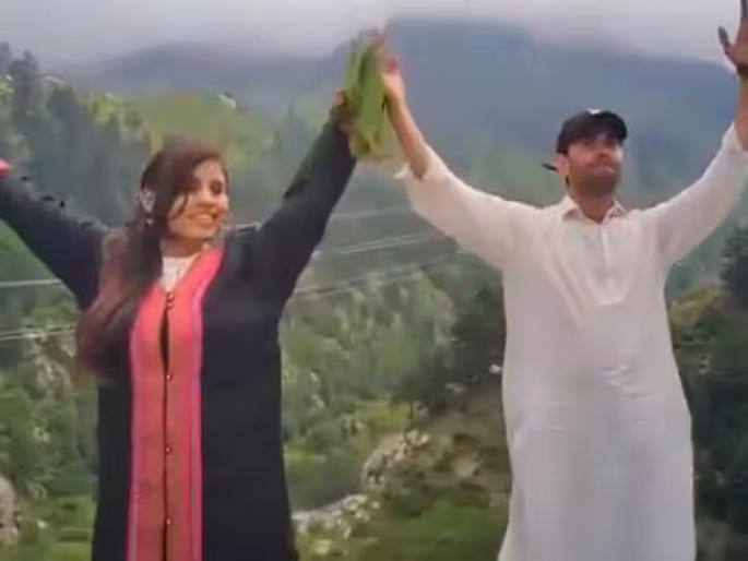 Anju, who moved to Pakistan from India, converted to Islam and married Nasrullah | Video: भारतातून पाकिस्तानात गेलेल्या अंजूने इस्लाम धर्म स्वीकारला, नसरुल्लाहसोबत लग्नही केले Anju, who moved to Pakistan from India, converted to Islam and married Nasrullah | Video: भारतातून पाकिस्तानात गेलेल्या अंजूने इस्लाम धर्म स्वीकारला, नसरुल्लाहसोबत लग्नही केले