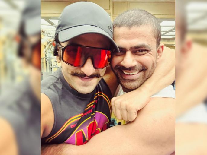 ankit mohan shared photo with ranveer sing post goes viral | रणवीर सिंहबरोबर फोटोत दिसणाऱ्या 'या' अभिनेत्याला ओळखलं का? अनेक मराठी चित्रपटांत केलंय काम