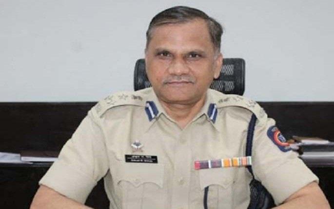 Appeal of the Commissioner of Police; Report a hooligan who obstructs construction | पोलीस आयुक्तांचे आवाहन; बांधकाम करताना आडकाठी आणणाऱ्या गुंडांविषयी तक्रार नोंदवा Appeal of the Commissioner of Police; Report a hooligan who obstructs construction | पोलीस आयुक्तांचे आवाहन; बांधकाम करताना आडकाठी आणणाऱ्या गुंडांविषयी तक्रार नोंदवा