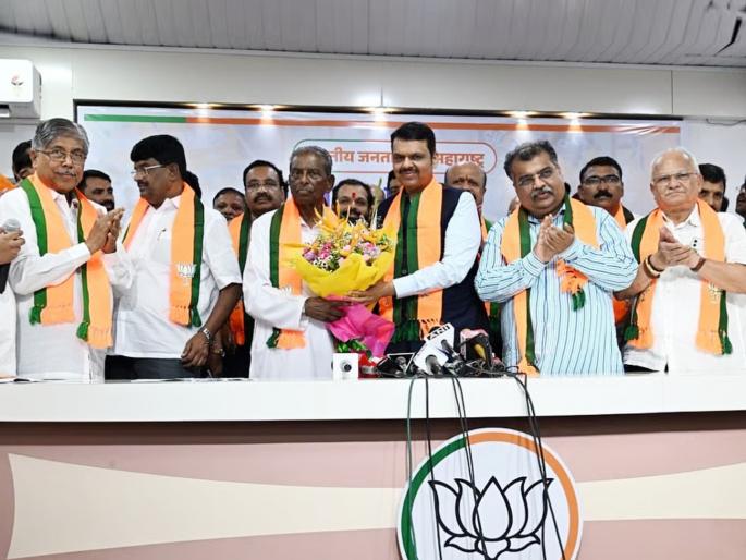 anna dange rejoin bjp in presence of cm devendra fadnavis | मुंडेंचे नाव आले अन् माझा छळवाद सुरू झाला: अण्णा डांगे; भाजपात फेरप्रवेश, मन केले मोकळे anna dange rejoin bjp in presence of cm devendra fadnavis | मुंडेंचे नाव आले अन् माझा छळवाद सुरू झाला: अण्णा डांगे; भाजपात फेरप्रवेश, मन केले मोकळे