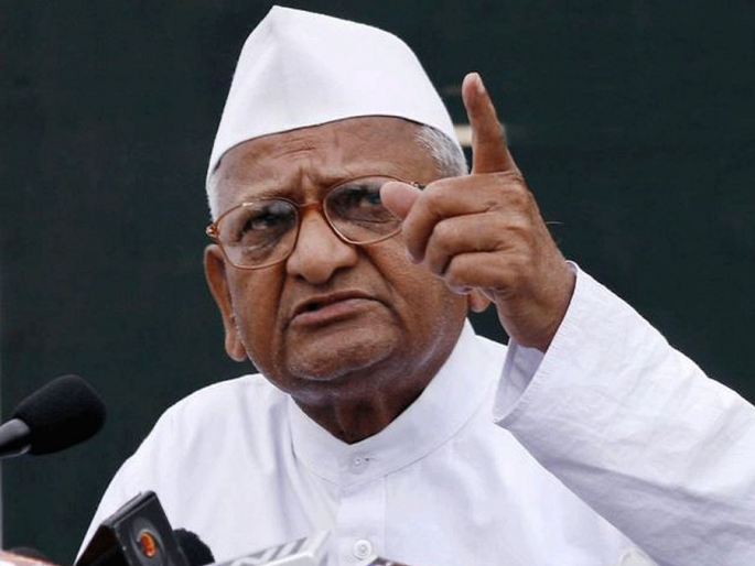 bills generated by showing bogus tanker rounds Allegations on Anna Hazares activist | बोगस खेपा दाखवून टँकरची बिले; अण्णा हजारेंच्या कार्यकर्त्यावर आरोप bills generated by showing bogus tanker rounds Allegations on Anna Hazares activist | बोगस खेपा दाखवून टँकरची बिले; अण्णा हजारेंच्या कार्यकर्त्यावर आरोप