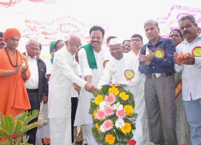 Anna Hazare's allegations against PM Modi, Anna Hazare's information will be organized from 23rd March at Ramlila Maidan, Anna Hazare | आण्णा हजारे यांचा पंतप्रधान मोदी विरुद्ध वचनभ्रष्टतेचा आरोप,  येत्या २३ मार्चपासून रामलीला मैदानावर जनांदोलन करणार, आण्णा हजारे यांची माहिती