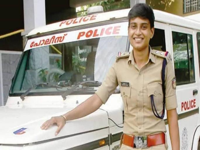 From selling lemonade to joining the police force Kerala woman who won against all odds | Inspirational Story : "जीवनातील परिस्थितीवर रडणं अयोग्य"; लिंबू पाणी विकणारी महिला बनली सब इन्स्पॅक्टर From selling lemonade to joining the police force Kerala woman who won against all odds | Inspirational Story : "जीवनातील परिस्थितीवर रडणं अयोग्य"; लिंबू पाणी विकणारी महिला बनली सब इन्स्पॅक्टर