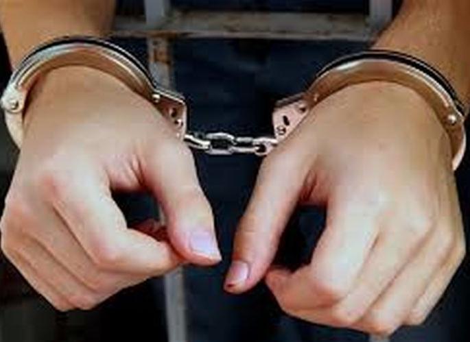 Another accused arrested in Khamgaon plot scam | खामगावातील भूखंड घोटाळ्यात आणखी एका आरोपीस अटक Another accused arrested in Khamgaon plot scam | खामगावातील भूखंड घोटाळ्यात आणखी एका आरोपीस अटक