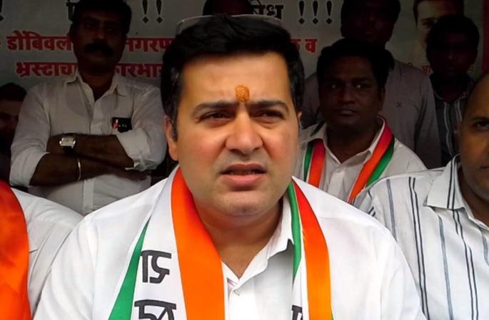 Anand Paranjpe, the city president of Thane Rashtrawadi, rushed to the hospital | ठाणे राष्ट्रवादीचे शहर अध्यक्ष आनंद परांजपे रुग्णालयात दाखल