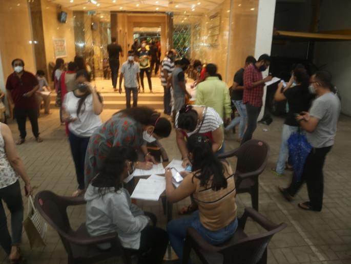 Accelerate vaccination campaign in private societies spontaneous response of residents mumbai | खासगी सोसायट्यांमधील लसीकरण मोहिमेला वेग, रहिवाशांचा उत्स्फूर्त प्रतिसाद
