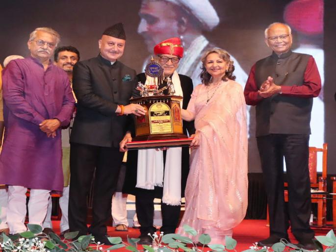 The smartest people in the country are in Pune; Appreciation of Punekar by Anupam Kher | देशात सर्वात हुशार लोकं पुण्यात; अनुपम खेर यांच्याकडून पुणेकरांचे कौतुक The smartest people in the country are in Pune; Appreciation of Punekar by Anupam Kher | देशात सर्वात हुशार लोकं पुण्यात; अनुपम खेर यांच्याकडून पुणेकरांचे कौतुक