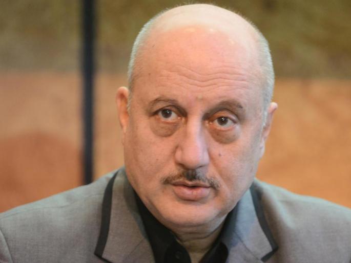 anupam kher trolls writing poetry on migrant laborers amid coronavirus lockdown-ram | ये तो ढोंग कर रहा तूँ...! नेटक-यांनी अनुपम यांना सुनावले, वाचा काय आहे कारण anupam kher trolls writing poetry on migrant laborers amid coronavirus lockdown-ram | ये तो ढोंग कर रहा तूँ...! नेटक-यांनी अनुपम यांना सुनावले, वाचा काय आहे कारण