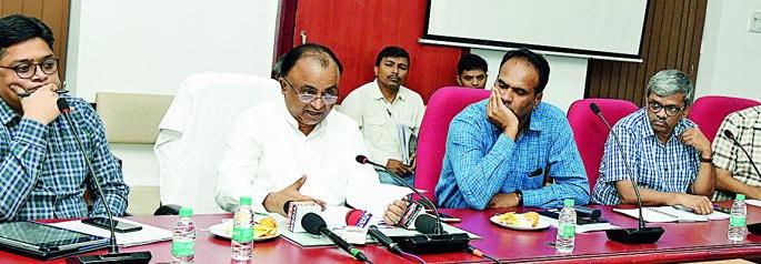 Nagpur Vidhimandal premises will remain 'Rainproof' | नागपूर विधिमंडळ परिसर राहणार ‘रेनप्रूफ’ Nagpur Vidhimandal premises will remain 'Rainproof' | नागपूर विधिमंडळ परिसर राहणार ‘रेनप्रूफ’