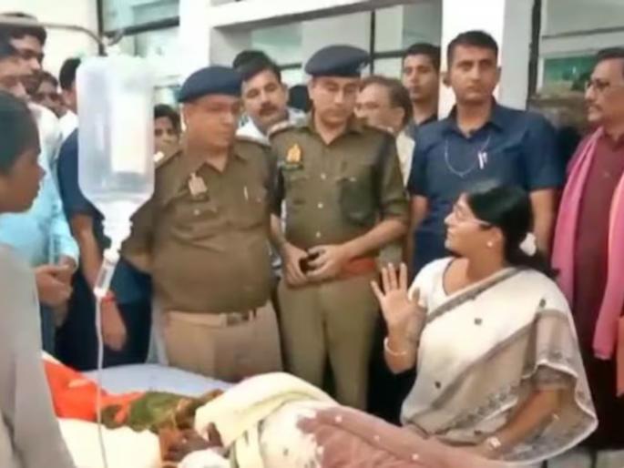 Anupriya Patel gets angry at police officers in mirzapur video viral gave warning apna dal worker injured | "गुंडगिरी खपवून घेणार नाही, २ तासांचा वेळ, नाहीतर..."; केंद्रीय मंत्री अनुप्रिया पटेल संतापल्या