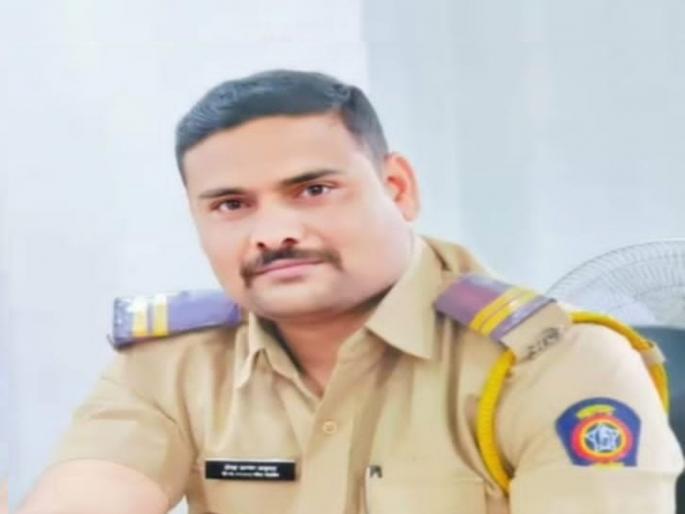 Shocking! An on-duty police constable died of a heart attack in Beed | धक्कादायक! बीडमध्ये ऑन ड्यूटी पोलिस हवालदाराच ह्रदयविकाराच्या झटक्याने मृत्यू Shocking! An on-duty police constable died of a heart attack in Beed | धक्कादायक! बीडमध्ये ऑन ड्यूटी पोलिस हवालदाराच ह्रदयविकाराच्या झटक्याने मृत्यू