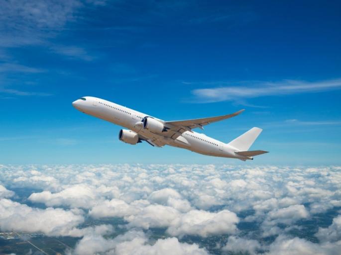 Should alcohol be served on airplanes?; Differences of opinion among frequent flyers | विमानात मद्य सेवा द्यायलाच हवी का?; फ्रिक्वेंट फ्लायर्समध्ये मतमतांतरे Should alcohol be served on airplanes?; Differences of opinion among frequent flyers | विमानात मद्य सेवा द्यायलाच हवी का?; फ्रिक्वेंट फ्लायर्समध्ये मतमतांतरे